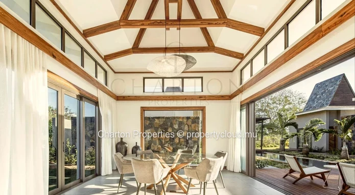 Elegant 3-bedroom villa just steps from the beach