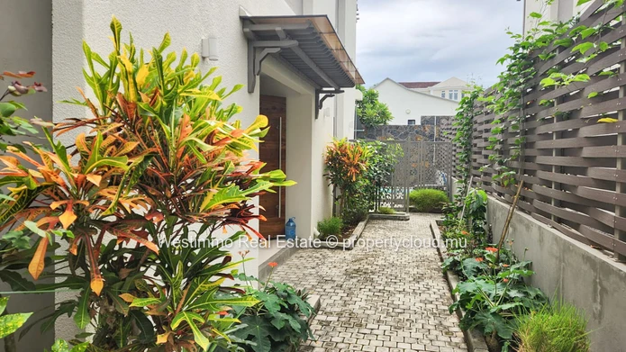 Duplex with private pool for rent in Black River
