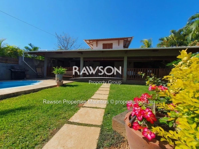 Charming 4-Bedroom Double Storey House for Rent | Private Pool, Kiosk & Large Terrace | Tamarin