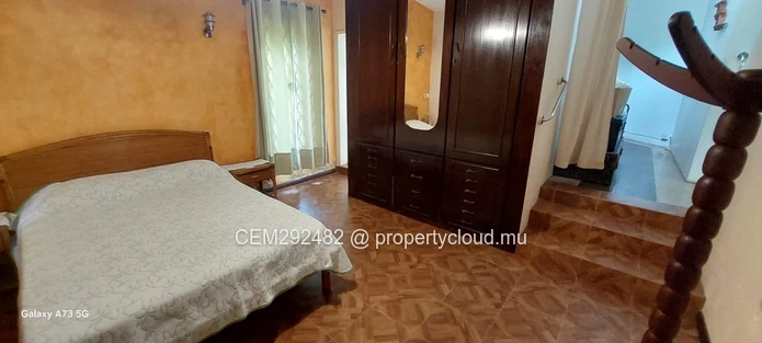 Spacieuse maison meublée de 4 chambres à vendre à Beau Bassin