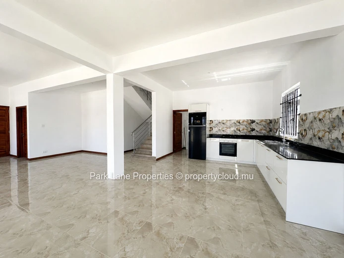 Villa neuve avec piscine à vendre à Pereybere