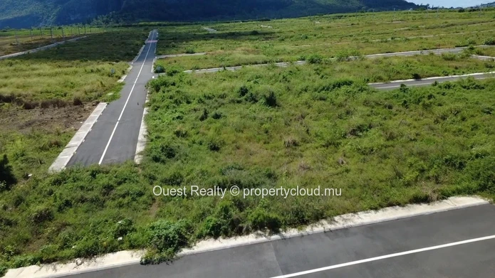 Residential & Mixed-Use Land in Pierrefonds