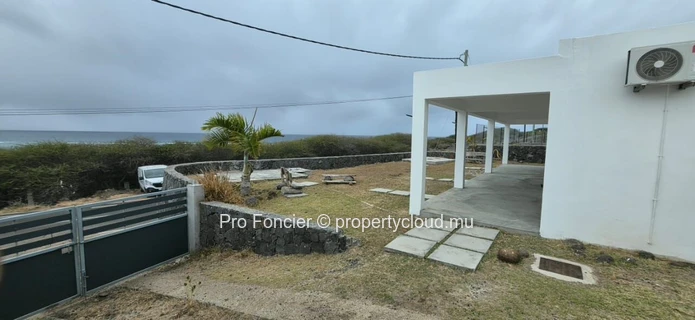 Villa et studio à vendre à Rodrigues - Offrez-vous un cadre de vie paisible et agréable face à la mer !