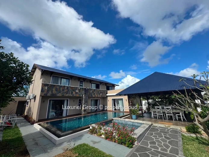 Stunning Contemporary Villa for Rent in Calodyne