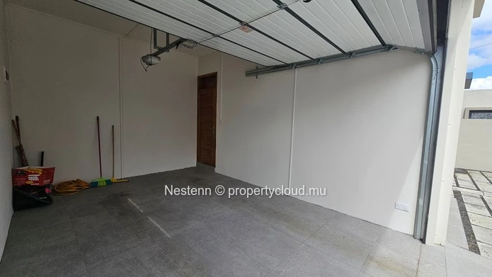 Maison moderne de 2 chambres avec bureau 