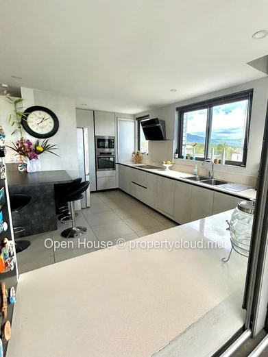 Luxury Penthouse with Stunning Sea Views in Black River - PDS Program - Fully Furnished - Communal Pool - RS 37M
