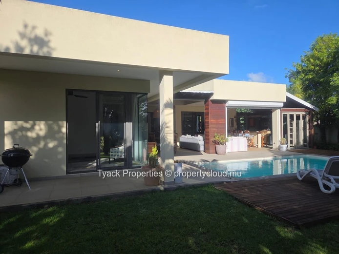 3-Bedroom PDS Villa with Private Pool and Office in Mauritius