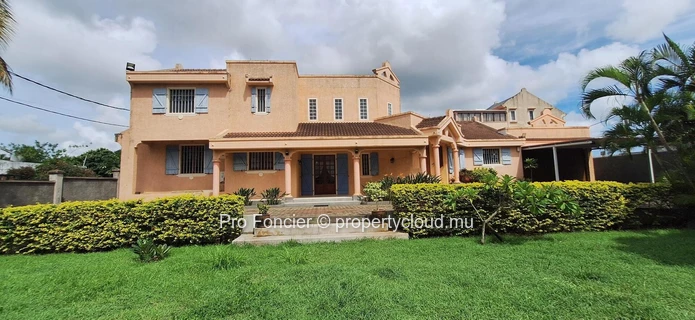 Maison à vendre à Roches-Brunes - ‘Belle et confortable’