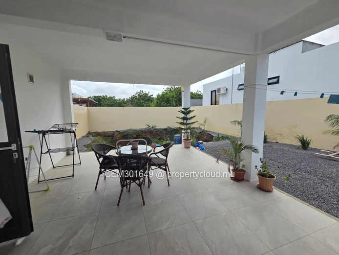 Villa élégante et moderne de 4 chambres à vendre à Grand Gaube