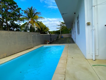 For Sale – 3 Bedroom unfurnished apartment with pool 140 m2 – Bain Boeuf, Pereybere