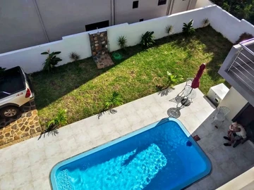 Contemporary Villa with Pool, 4 En-Suite Bedrooms and Terraces 