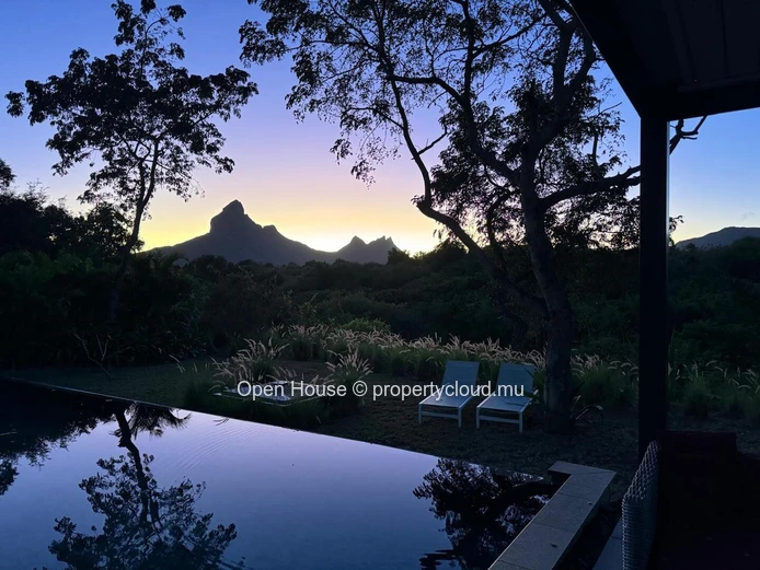 Villa de luxe 5 chambres avec piscine à vendre à Tamarin