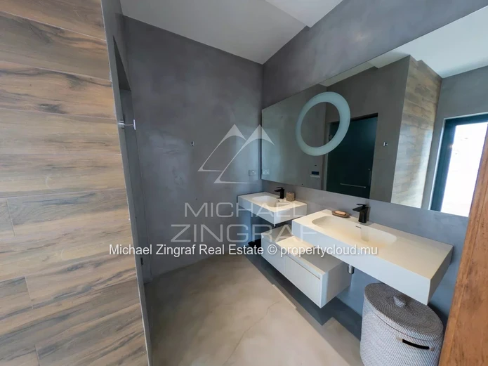 Exceptional Villa in Azuri – Luxury Living Between Golf, Marina and the Lagoon