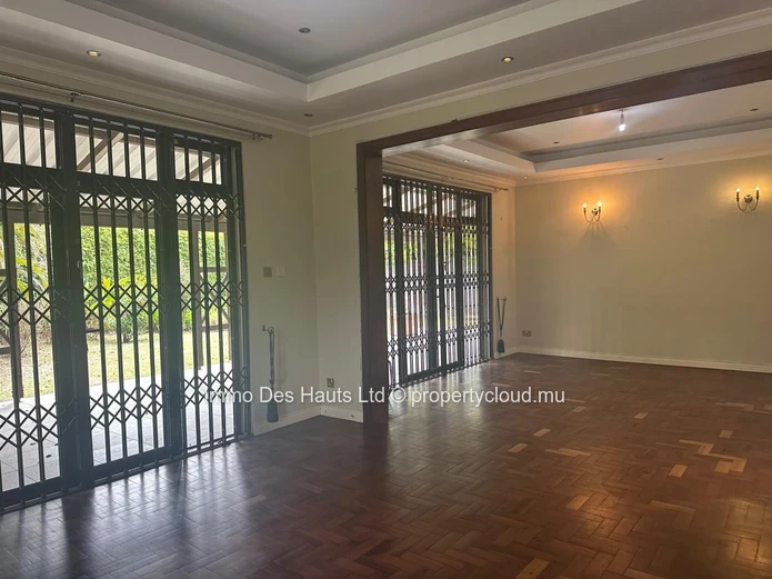 For Rent | Spacious Two-Level House In Vacoas-Phoenix