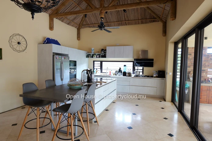 Villa meublée 3 chambres avec piscine privée à louer à Tamarin