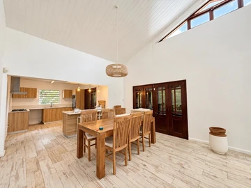 5 Bedroom Villa