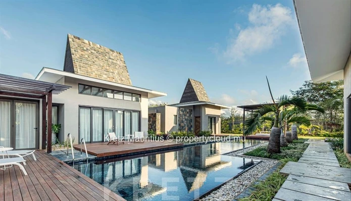 4-Bedroom Luxury Villa – Spectacular Volumes & 5-Star Privileges