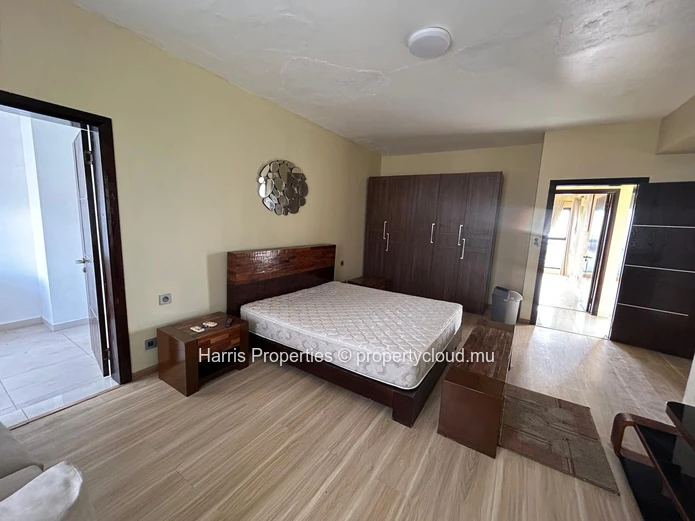 Superbe penthouse sur deux niveaux à vendre à Quatre Bornes