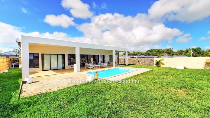 Villa familiale moderne de 4 chambres dans un beau jardin
