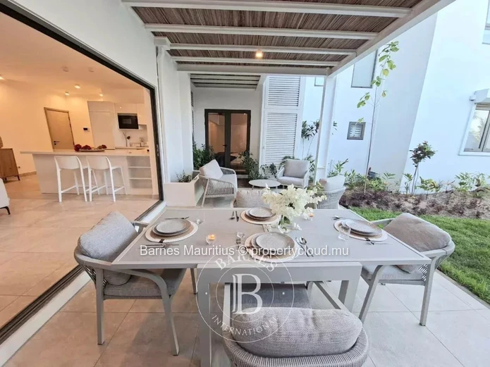 POINTE AUX CANONNIERS – Exceptional Beachfront Garden Apartment – 2 En-Suite Bedrooms
