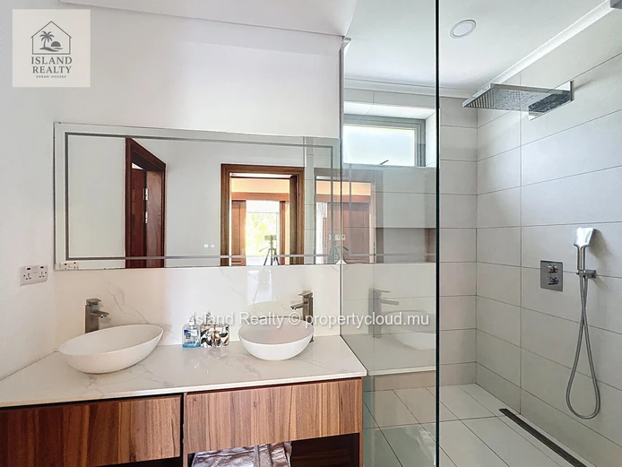 Apartment available to foreigners – 4 rooms – Pointe aux Canonniers.