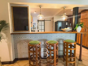 5 Bedroom Villa
