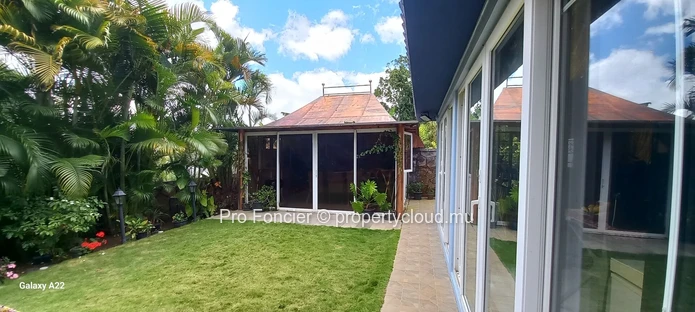 House for rent in Sodnac - An Elegant Luxury Home with Generous Living Spaces