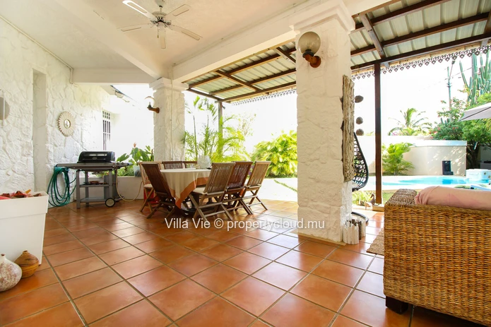 Pérèybere – Charming 4-bedroom house with a swimming pool (Sole Mandate)
