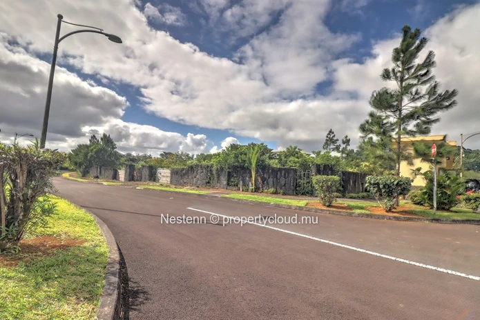 Exceptional residential plot 