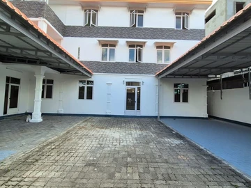 Building of 6 apartments for sale in Triolet