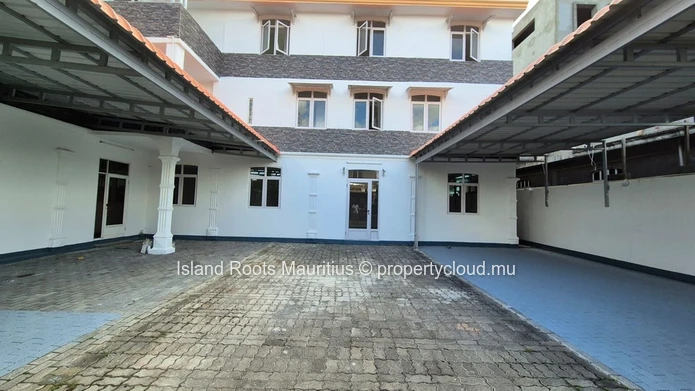 Building of 6 apartments for sale in Triolet
