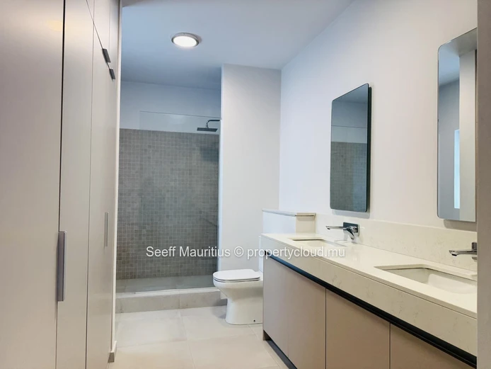 Stunning Brand New 3-Bed Apartment with Mountain Views in Helvetia