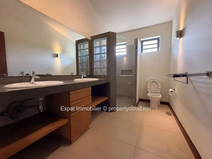 Prestigious 4-Bedroom Villa for Rent – Les Salines Pilot, Black River
