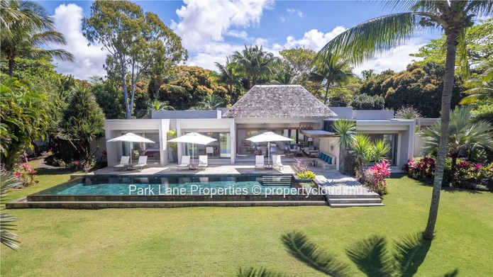 Villa de 4 Chambres à Vendre à Anahita Resort avec Piscine Privée et Jardin Paysager