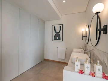 5 Bedroom Villa
