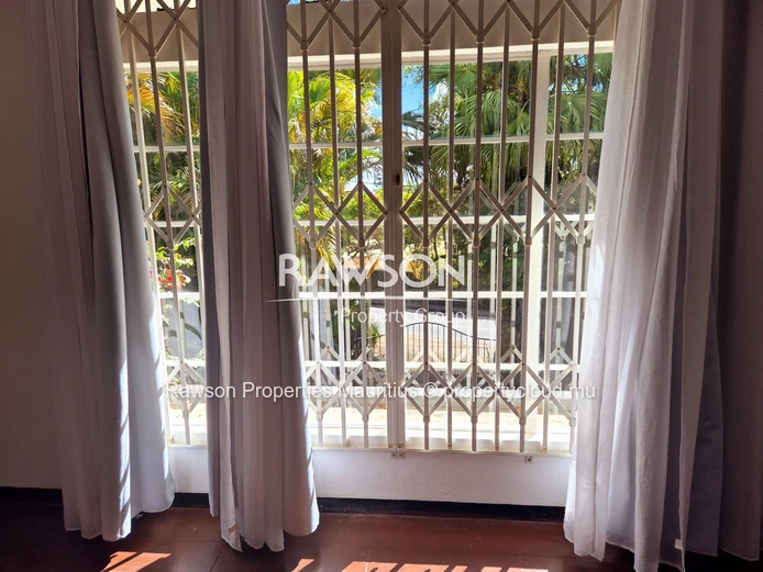 Maison à vendre à Floréal – 5 chambres, jardin, proche de C-Care Darne