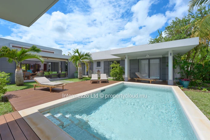 Villa 3 chambres 346 m² sur 1 748 m² à vendre – Balaclava