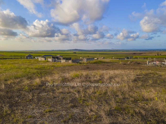 For sale: Prime land of 1451m2 in the prestigious and secure Mont Piton II Residential Estate.
