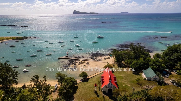 Cap Malheureux - Apartment with lagoon view, 30 meters from its private beach