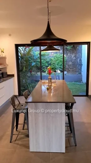 Villa 4 chambres avec piscine et jardin à Pereybère