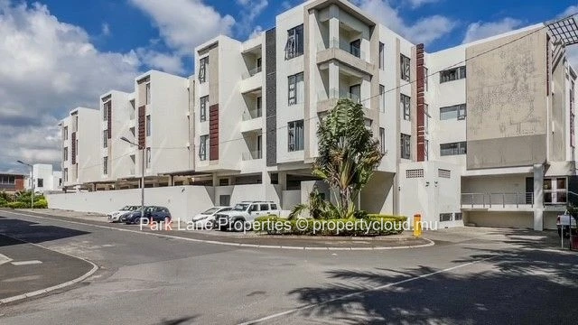 Modern & elegant studio in the heart of Ebène – Prime investment opportunity