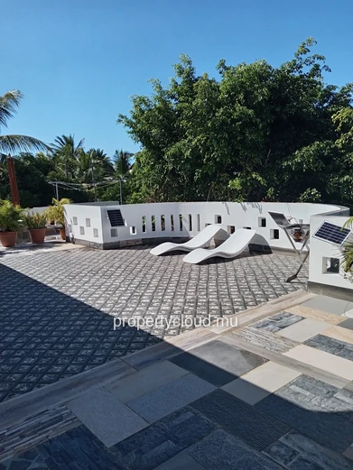 Votre Oasis Privée : Grand Appartement avec Piscine et Jardin Proche Pereybere/Grand Baie