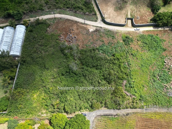 Terrain résidentiel 2548m² proche plage 