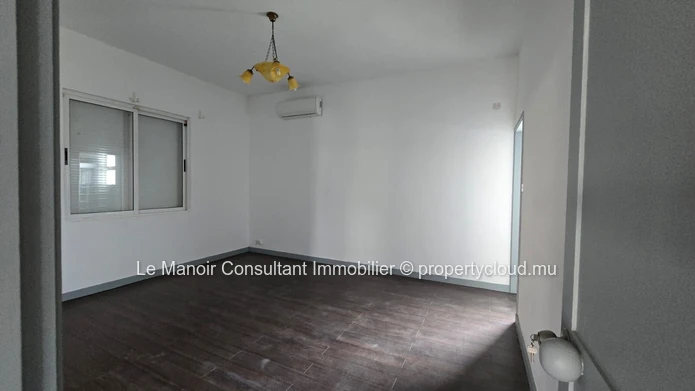 Villa de 3 chambres à vendre à Flic en Flac avec 334 m² habitables