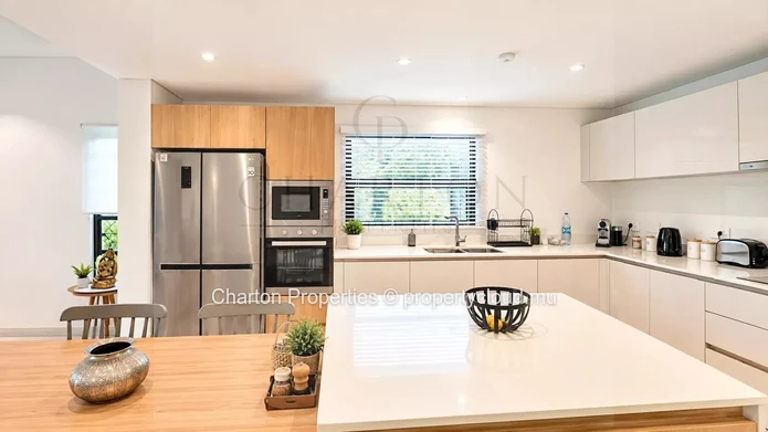 3-bedroom ground-floor apartment in the heart of Rivière Noire's nautical universe