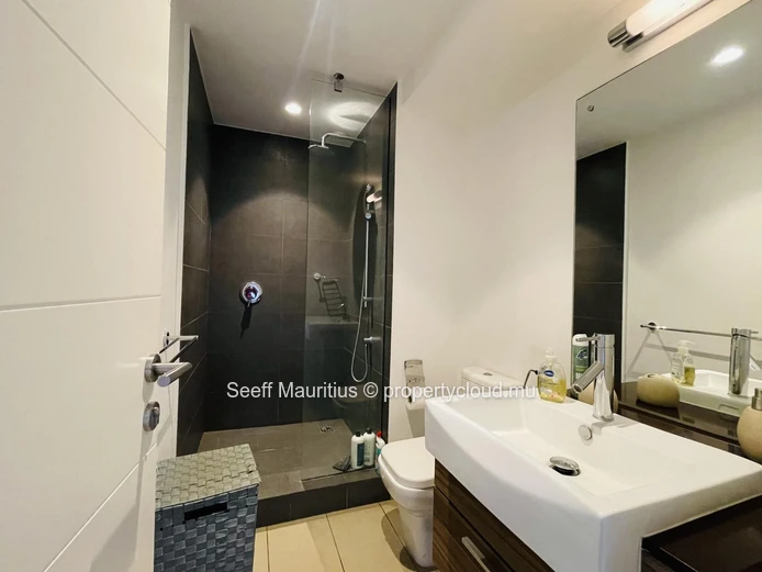 Modern Townhouse with Rooftop @Azuri