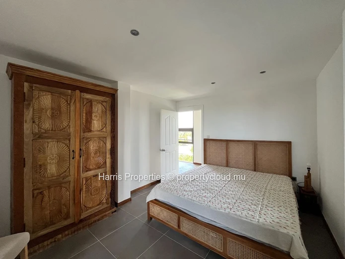 À VENDRE – 2 Duplex avec Accès Rooftop de Type Penthouse – Bain Boeuf