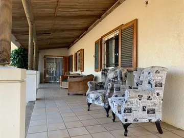 6 Bedroom Villa