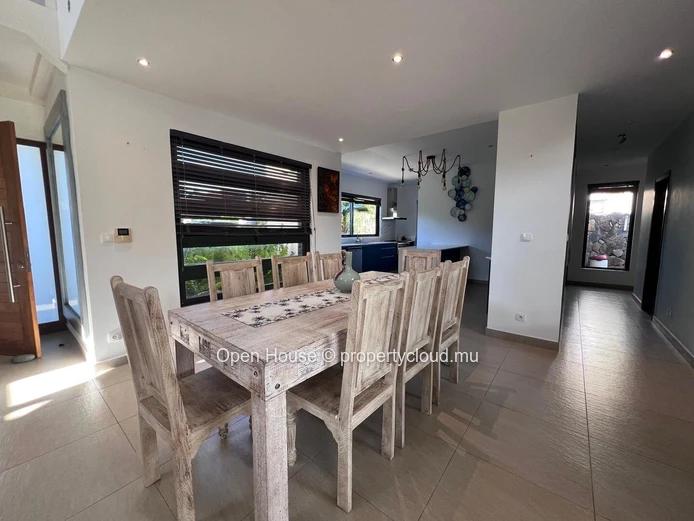 Villa d'architecte 4 chambres avec piscine à vendre à Péreybère