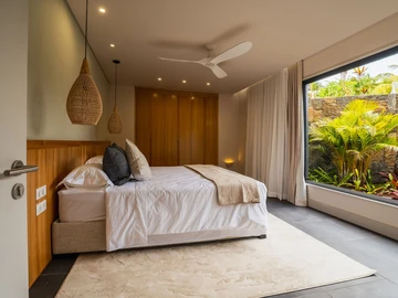 5 Bedroom Villa